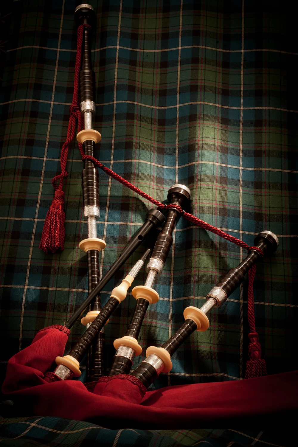 Macrae bagpipes deals